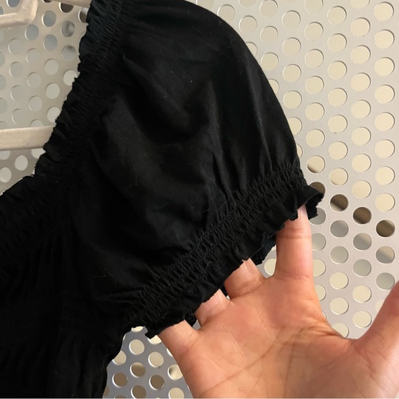 Garage Cropped Ruffled and Puffed Short Sleeve Smocked Top Size Small Black NWT - Picture 5 of 12